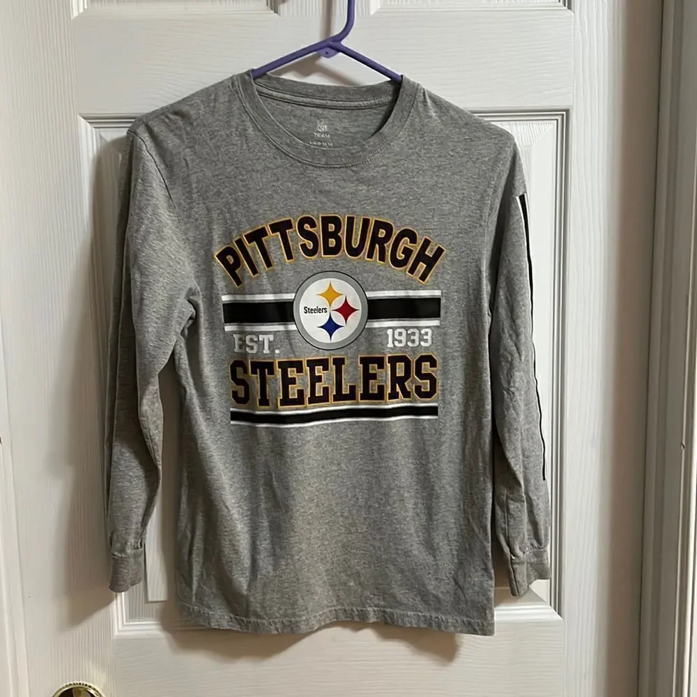 Pittsburgh Steelers NFL gray youth large (10/12) long sleeved shirt.